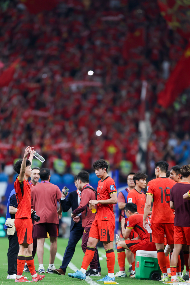 足球迷翘首期盼，世界杯胜景尽收眼底